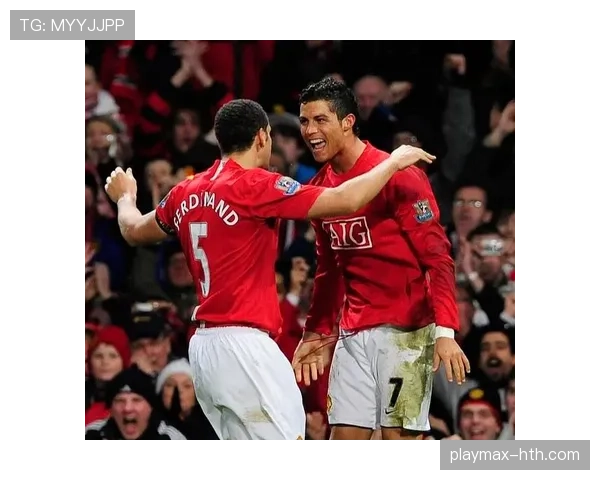 C罗新家客厅一角被拍，我的租房合同在旁边默默哭